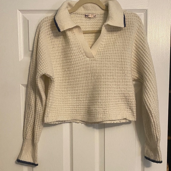 SO Women's Cream V-Neck Sweater with navy blue details - Picture 1 of 4